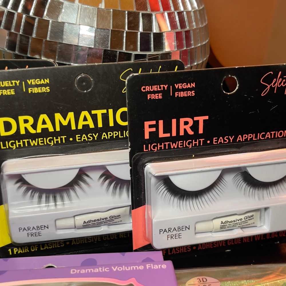 False Lashes Bundle - Picture 3 of 6